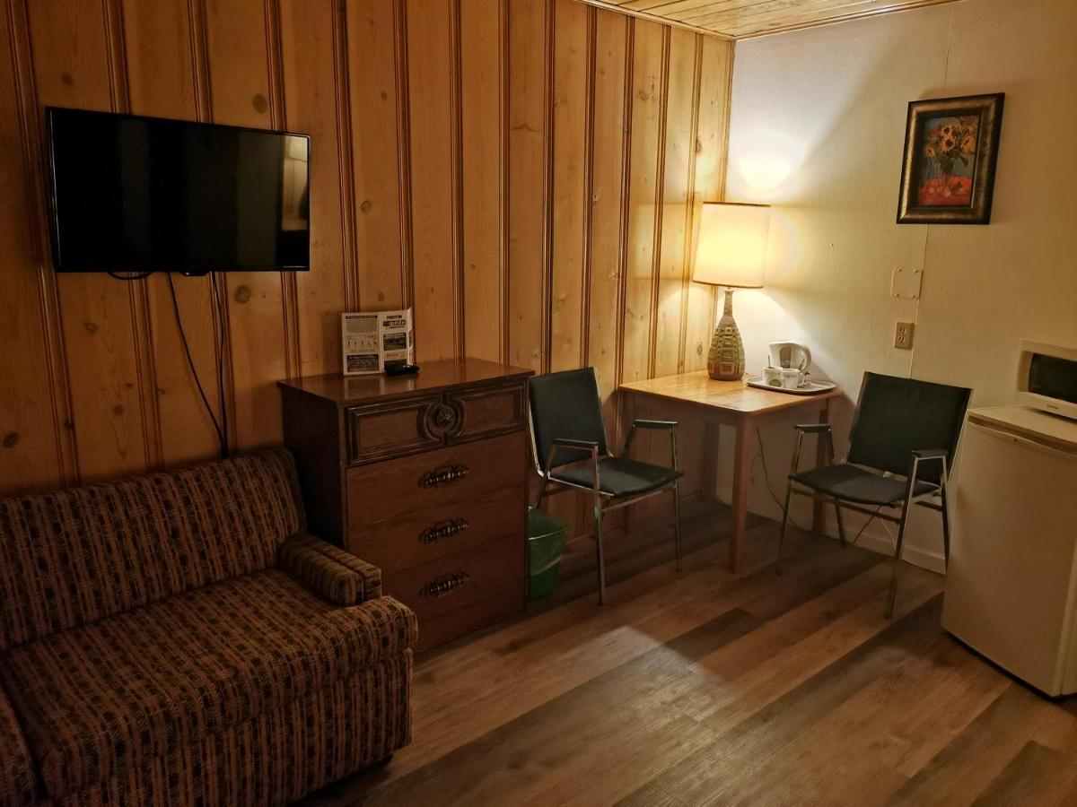 The Cedars Motel Princeton Exterior photo